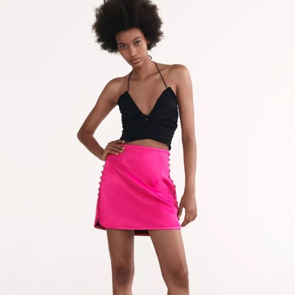 NWOT ZARA WOMAN BUTTONED SATIN EFFECT MINI SKIRT PINK FUCHSIA Size Medium - Picture 1 of 6